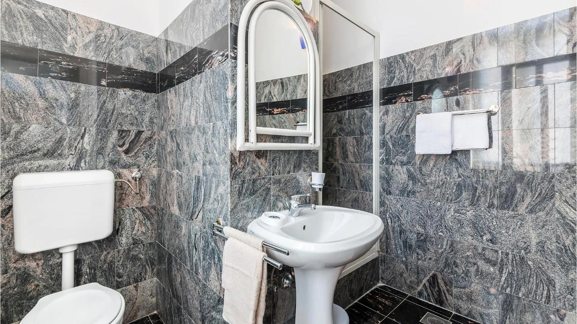 Lovely Apartment In Pula With Kitchen 0*,  Croatia