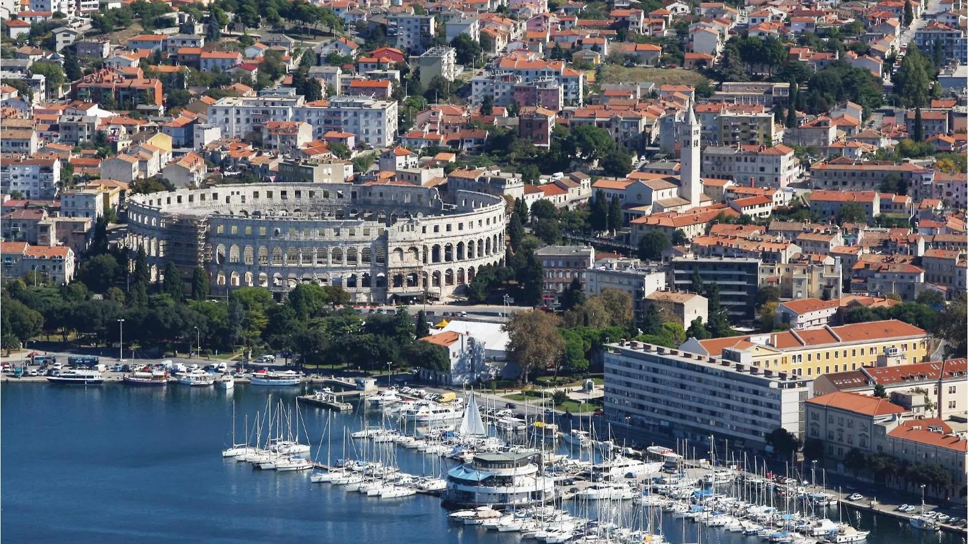 Lovely Apartment In Pula With Kitchen