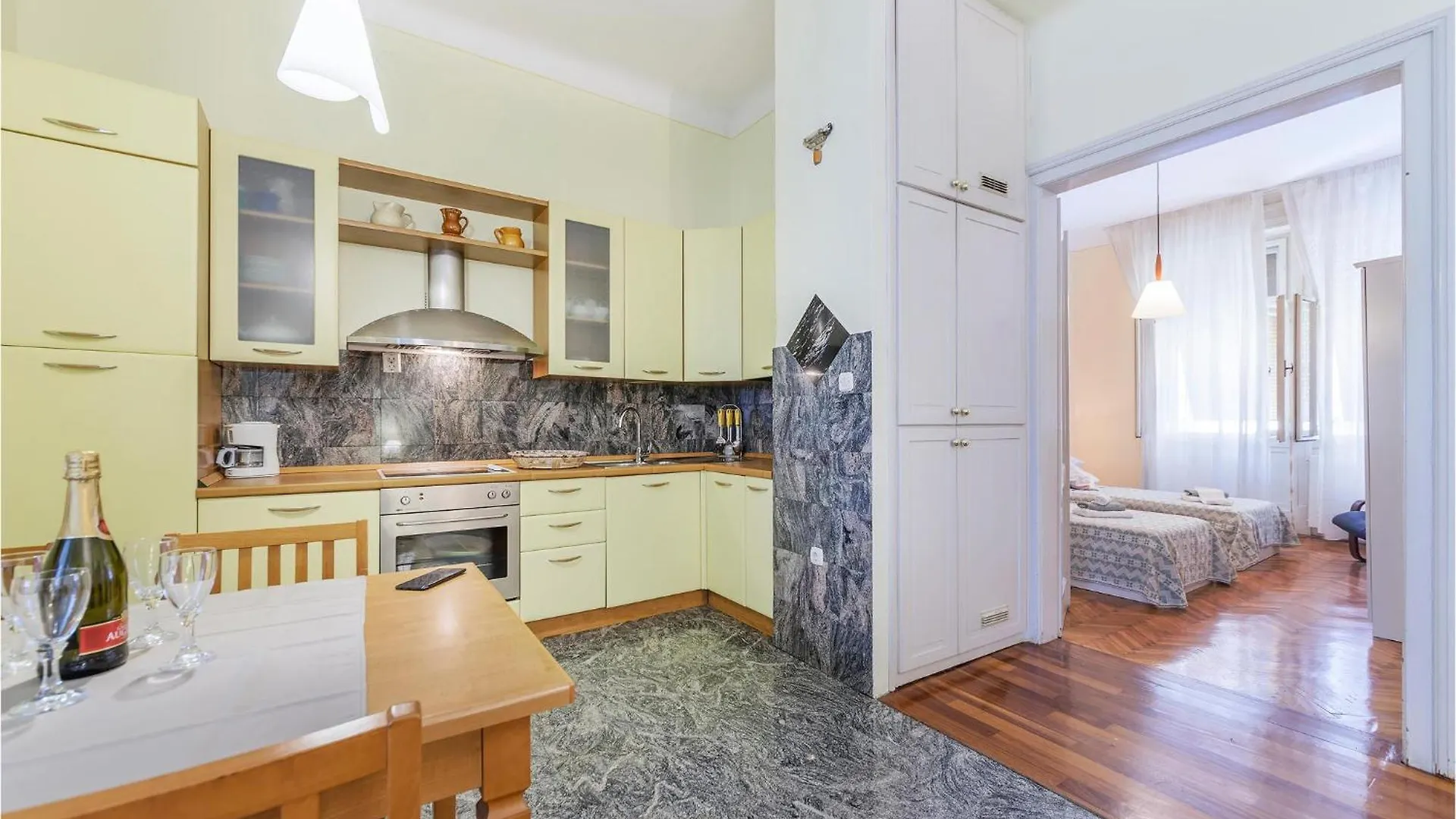 Lovely Apartment In Pula With Kitchen 0*,